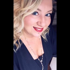 Meet your Posher, Lisah